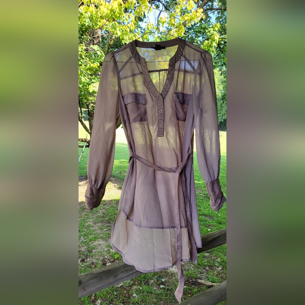 😁*BOGO SALE*😁 Itro sheer long tie blouse size small